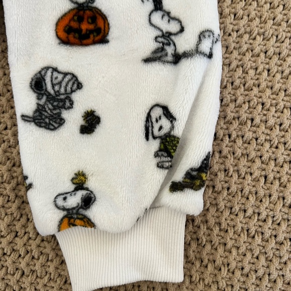 Peanuts lounge wear - Picture 9 of 9